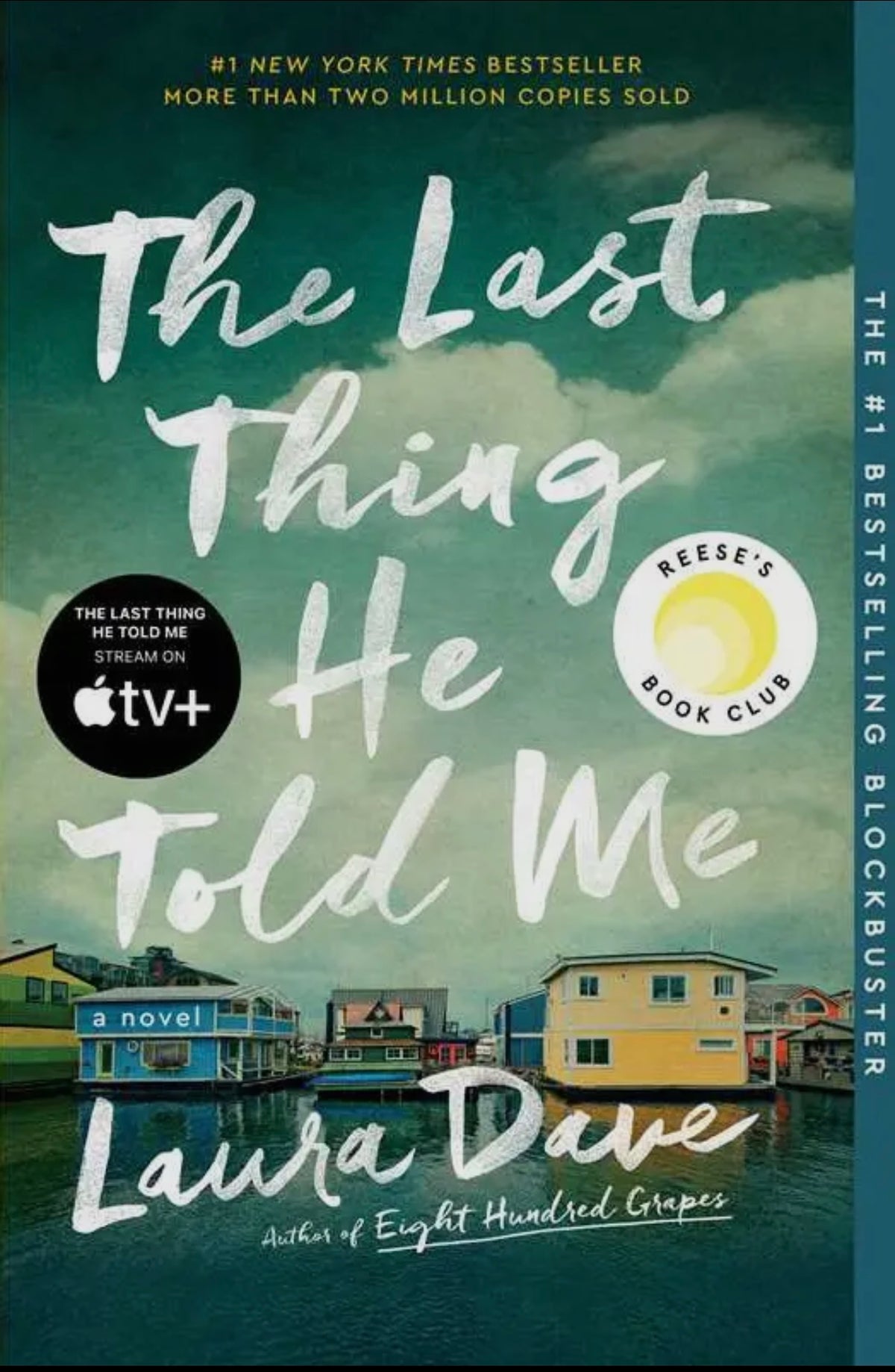 📚 The Last Thing He Told Me: Softcover Book
