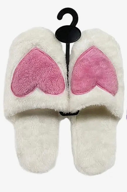 ❤️ White Slippers/Pink Hearts