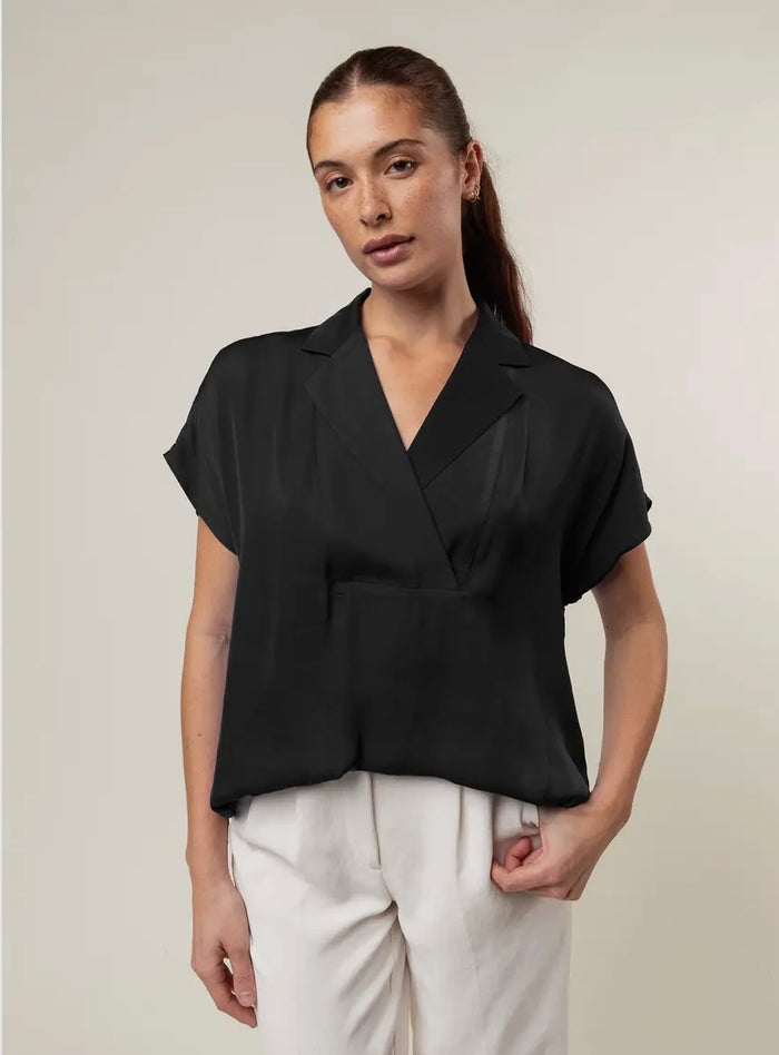 Short Sleeve Black Collared Blouse