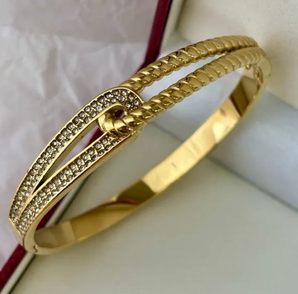 Interlocking Gold Bracelet