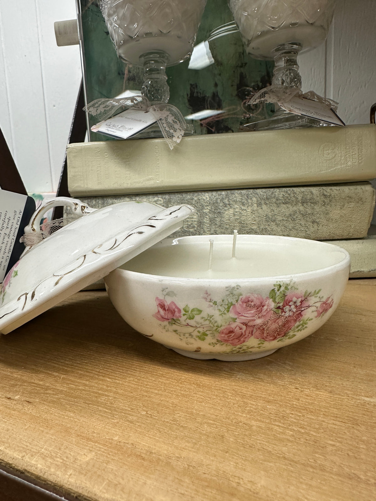 Porcelain Dish Candle: Vanity