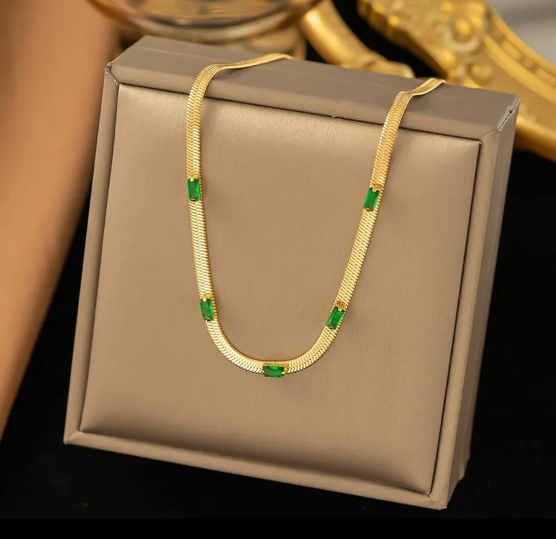Gold Chain Necklace Green Stones (FW)