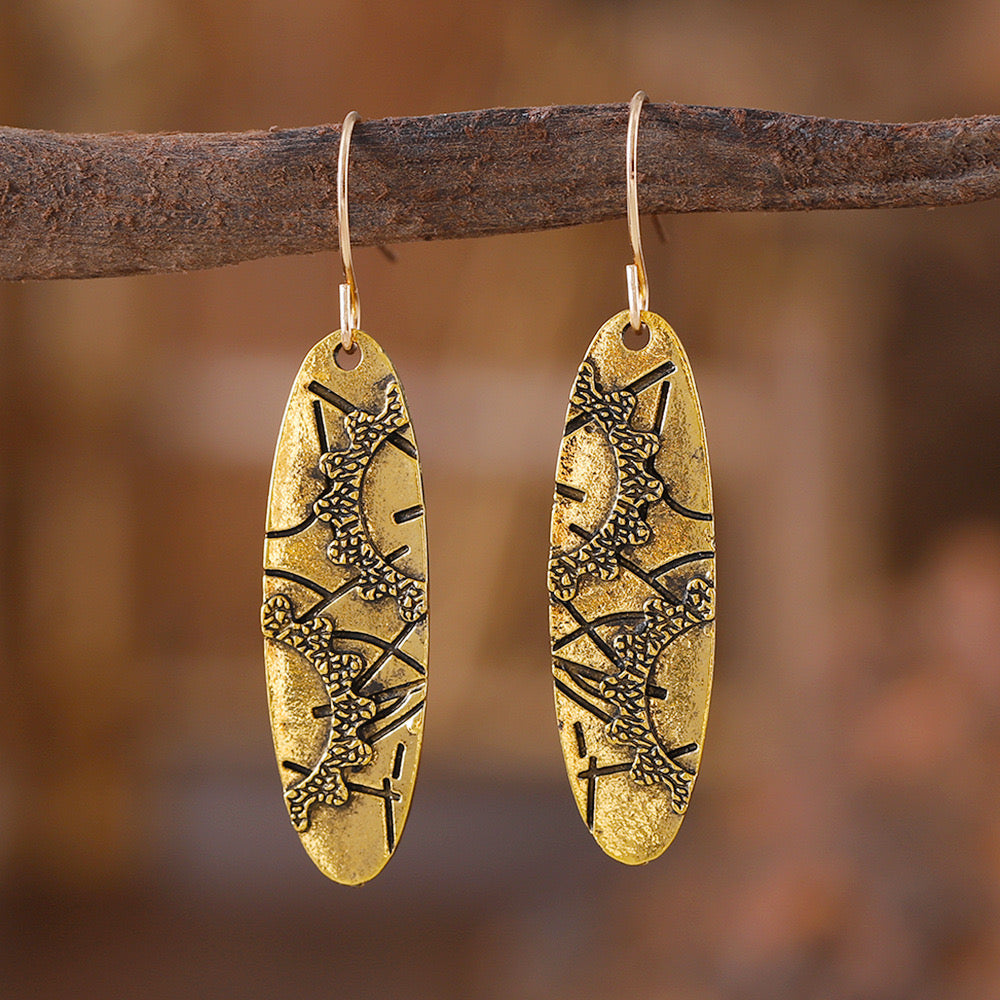 Antique Gold Oval Etched Earrings