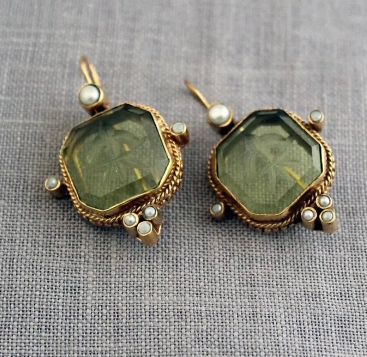 Square Green Glass Earrings (FW)