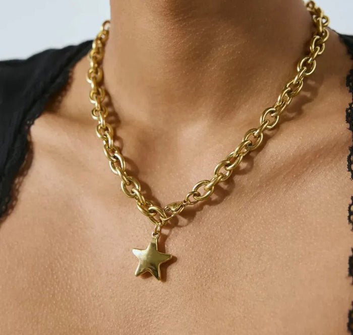 Chunky Chain Star Necklace