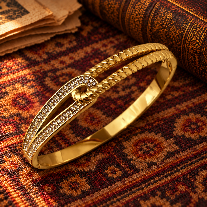 Interlocking Gold Bracelet