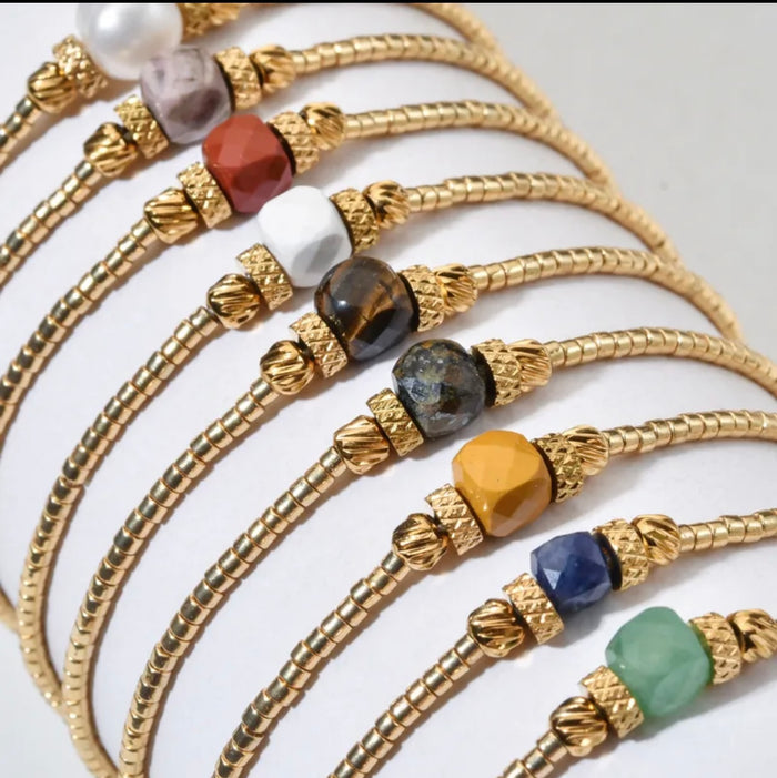 Gold Seed Bead Bracelet with Single Stone (FW)