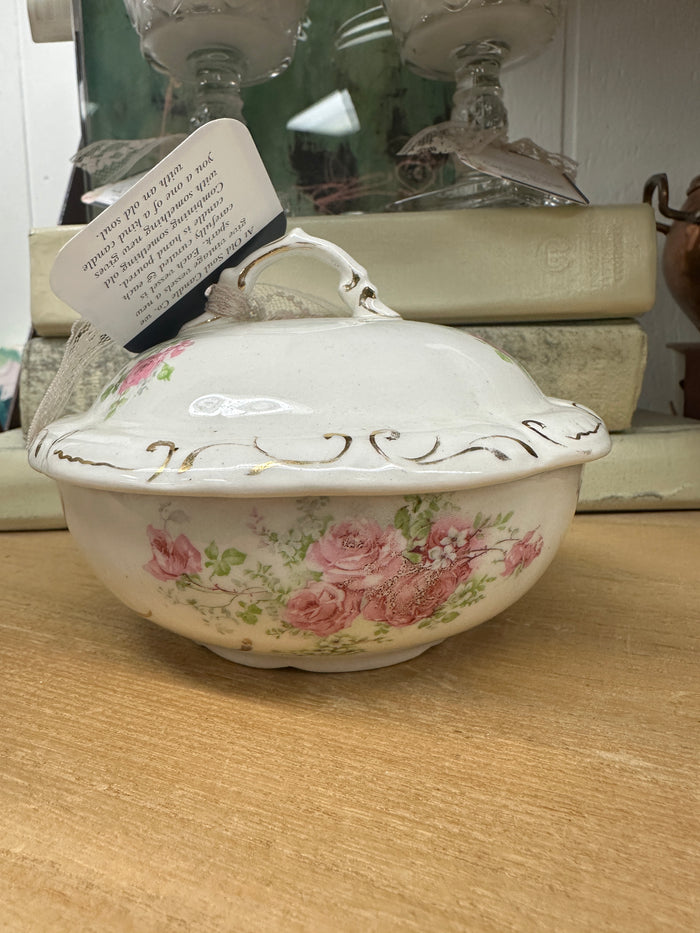 Porcelain Dish Candle: Vanity