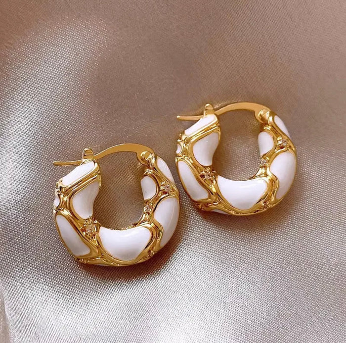 White & Gold Intertwined Hoops