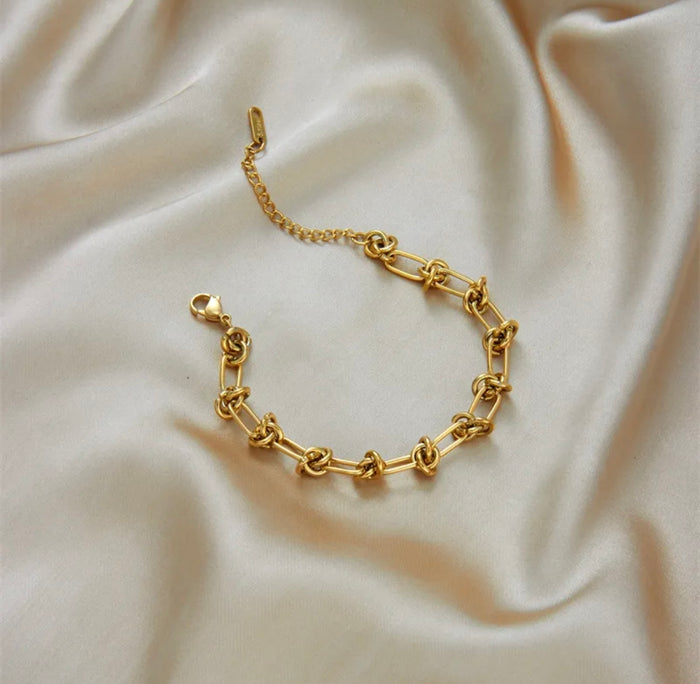 Gold Knot Bracelet (FW10)