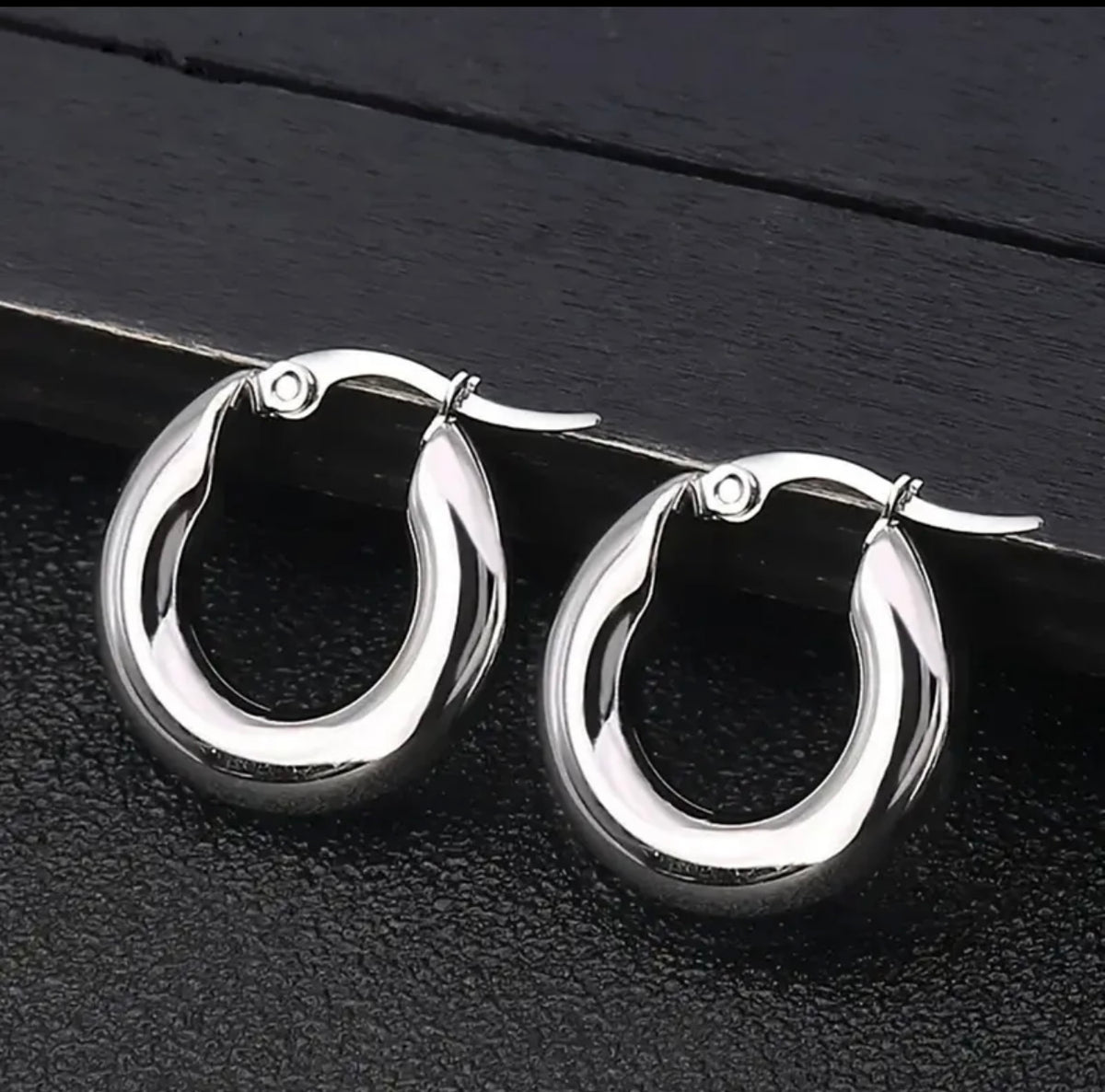 Plain Small Gold OR Silver Hoops (FL24)