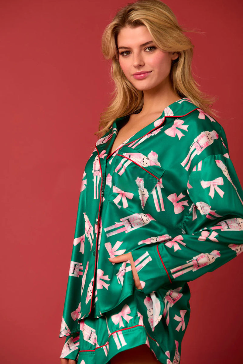 *Estimated Ship Date 11/27 *Website Exclusive* Green Nutcracker Lapel Collar Long Sleeve Top And Shorts Pajama Set