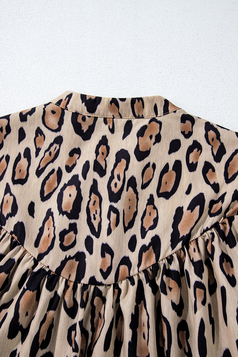 *Website Exclusive*  Leopard Print Balloon Sleeve Loose Blouse