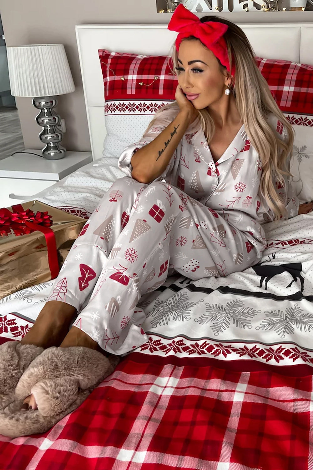 *WEBSITE EXCLUSIVE* Light Grey Christmas Deer Printed Shirt and Pants Pajama Set