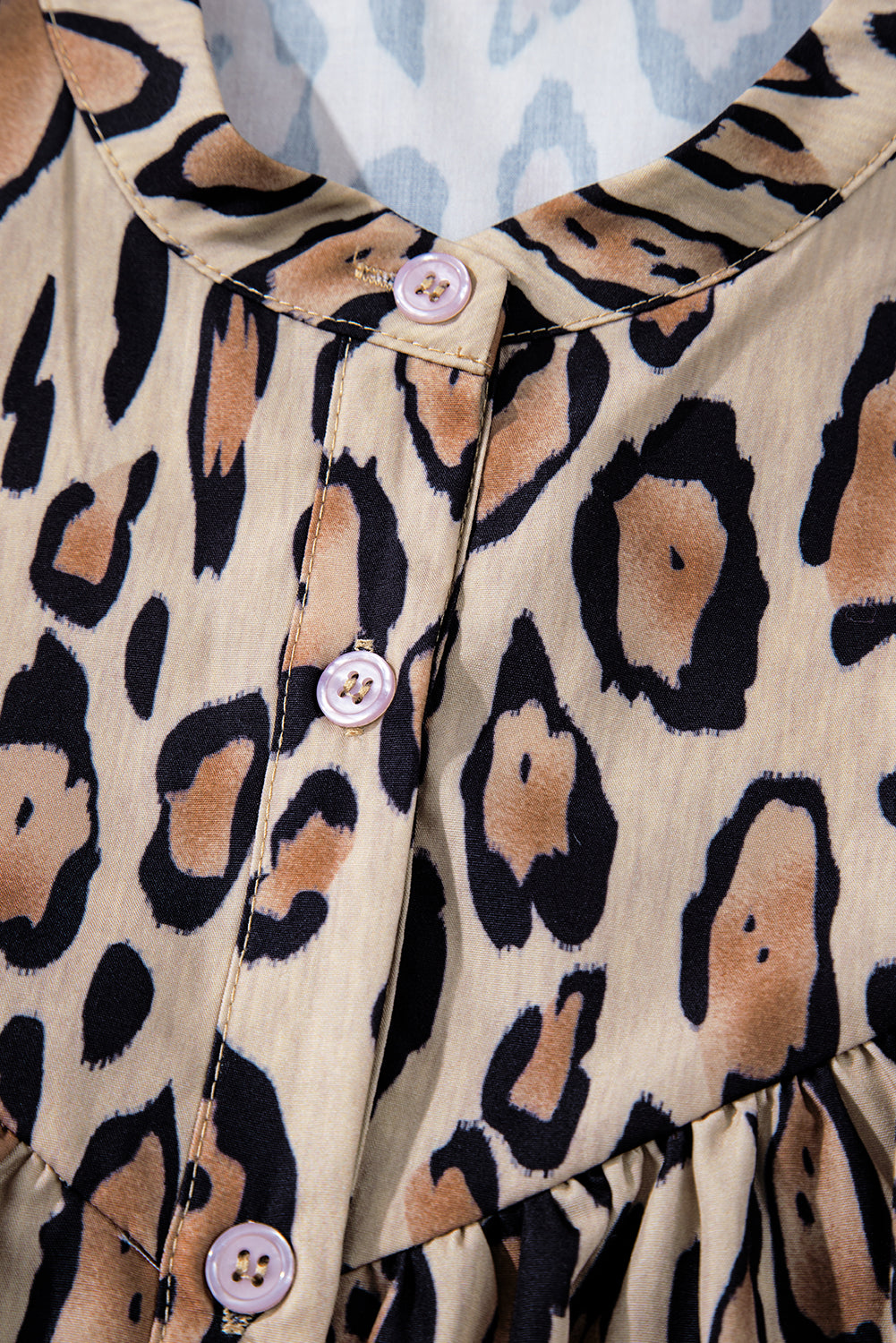 *Website Exclusive*  Leopard Print Balloon Sleeve Loose Blouse